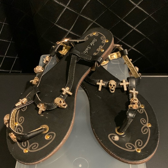 SOLE SALVATION Women’s Skull and Cross Jewelled Sandals - New Without Tags - Picture 3 of 9